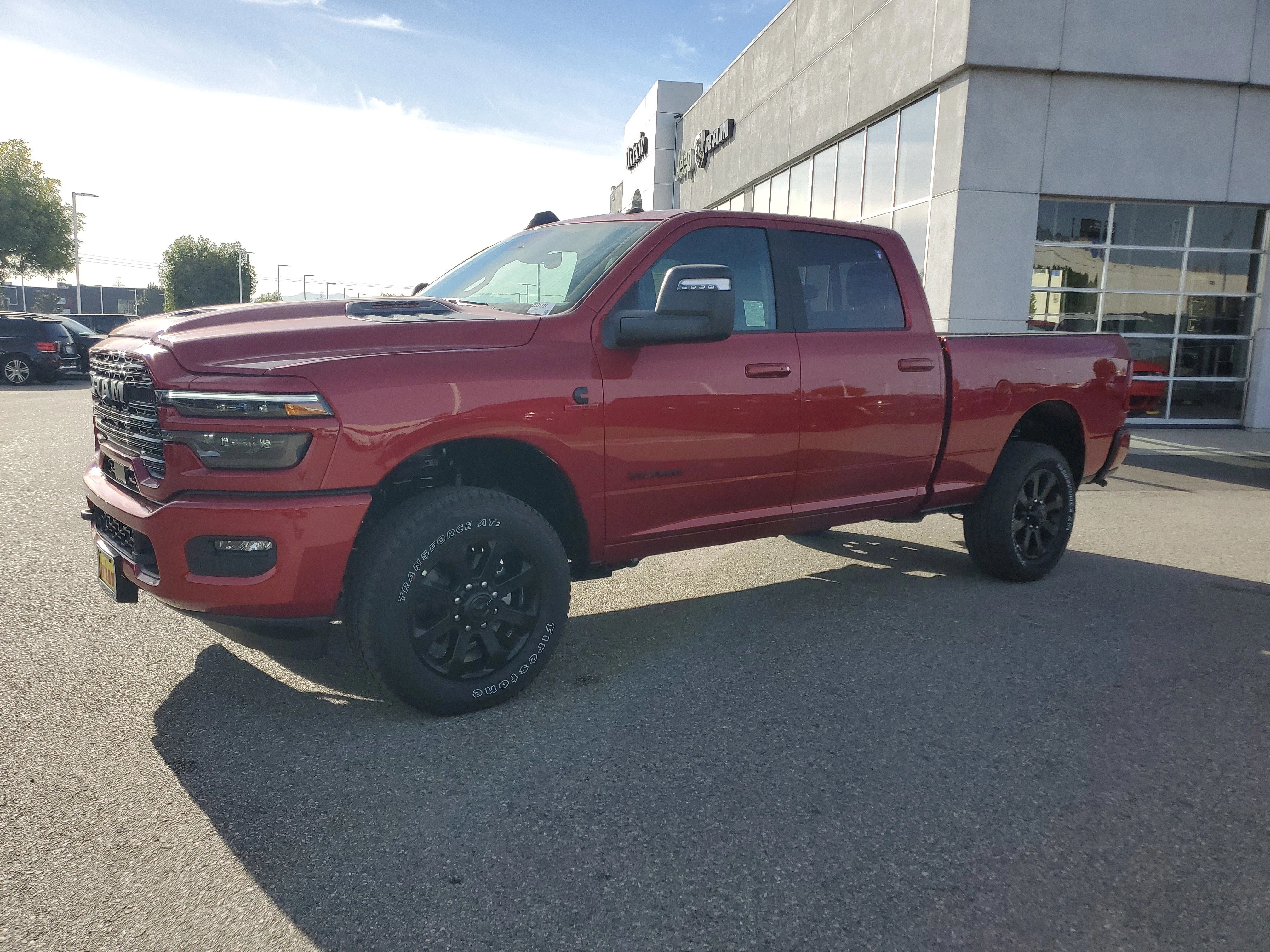 New 2026 Molten Red Pearl-Coat Exterior Paint RAM Laramie image 8