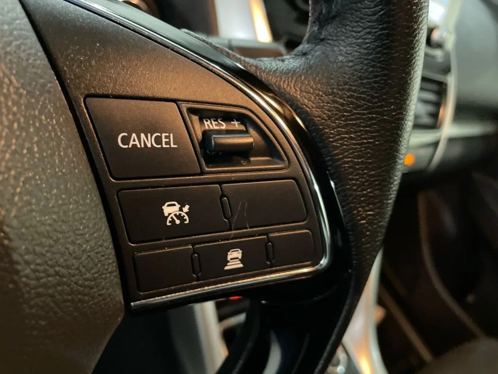 Used 2024 White Diamond Mitsubishi SE image 16