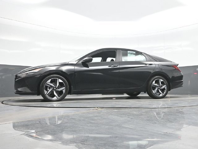 Used 2023 Black Hyundai SEL image 21