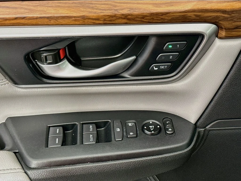 Used 2020  Honda EX-L image 18