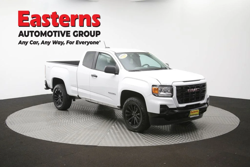 Used 2022 White GMC Elevation Standard image 48