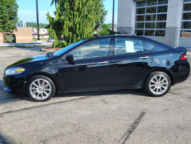 Used 2013 Black Dodge Limited image 10