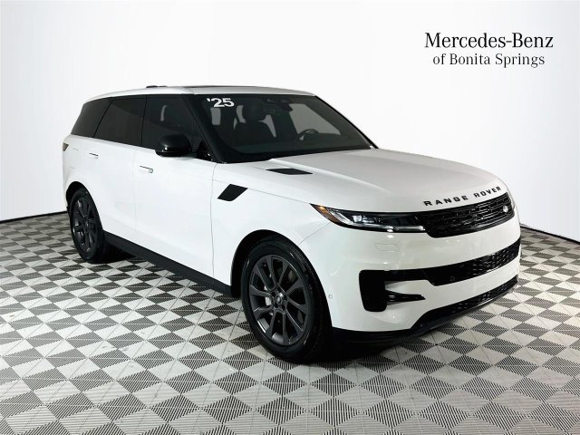 Used 2025  Land Rover SE image 1