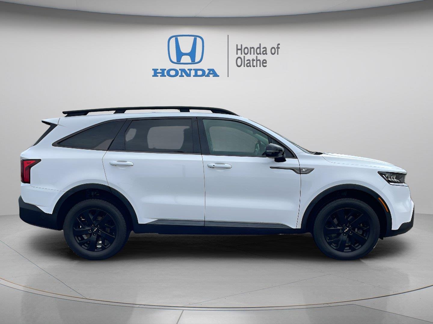 Used 2022 Glacial White Pearl Kia X-Line S image 2