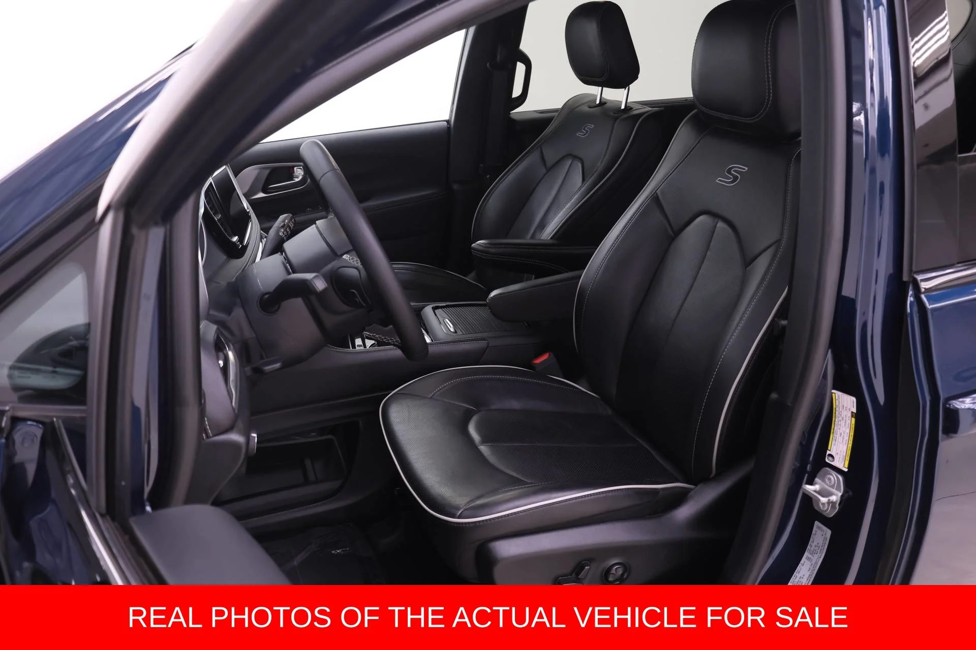 2025 Chrysler Pacifica Limited - Photo 4