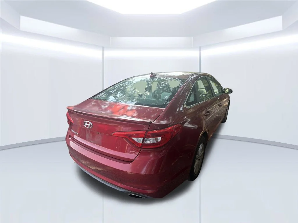 Used 2015 Red Hyundai SE image 10
