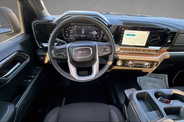 Used 2023 Silver GMC Elevation image 3