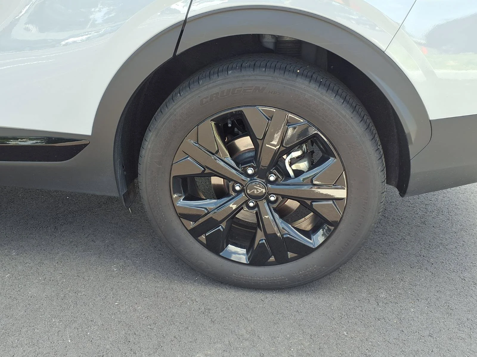 Used 2025 Wolf Gray Kia X-Line image 21