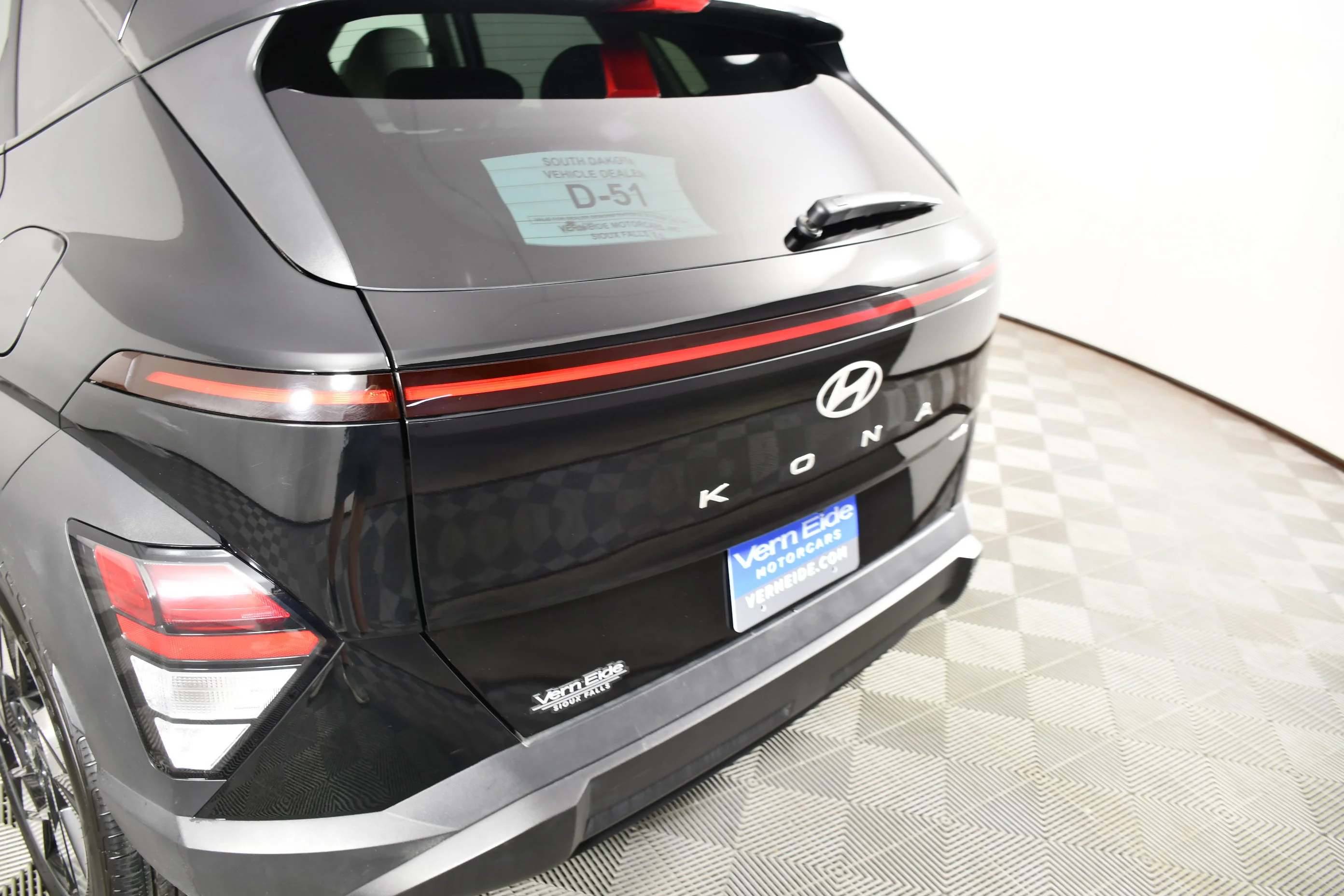 Used 2025 Abyss Black Pearl Hyundai SEL image 15