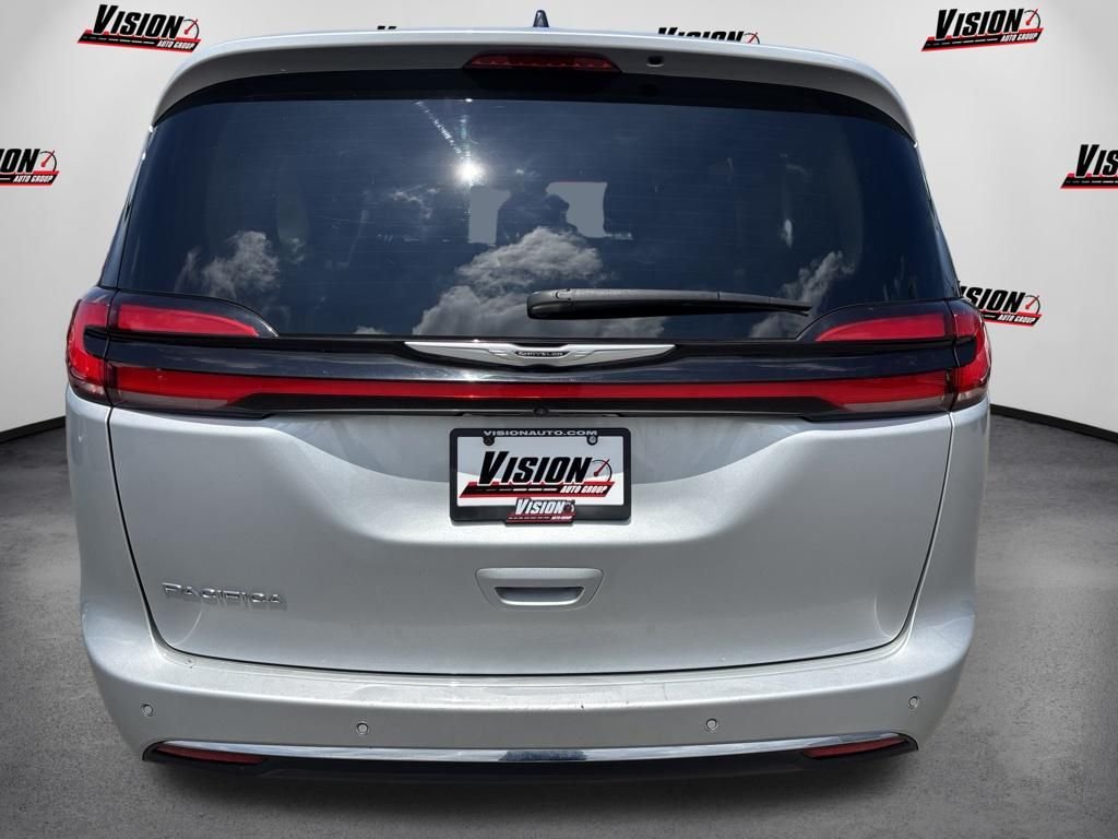 Used 2024 Silver Chrysler Touring L image 8