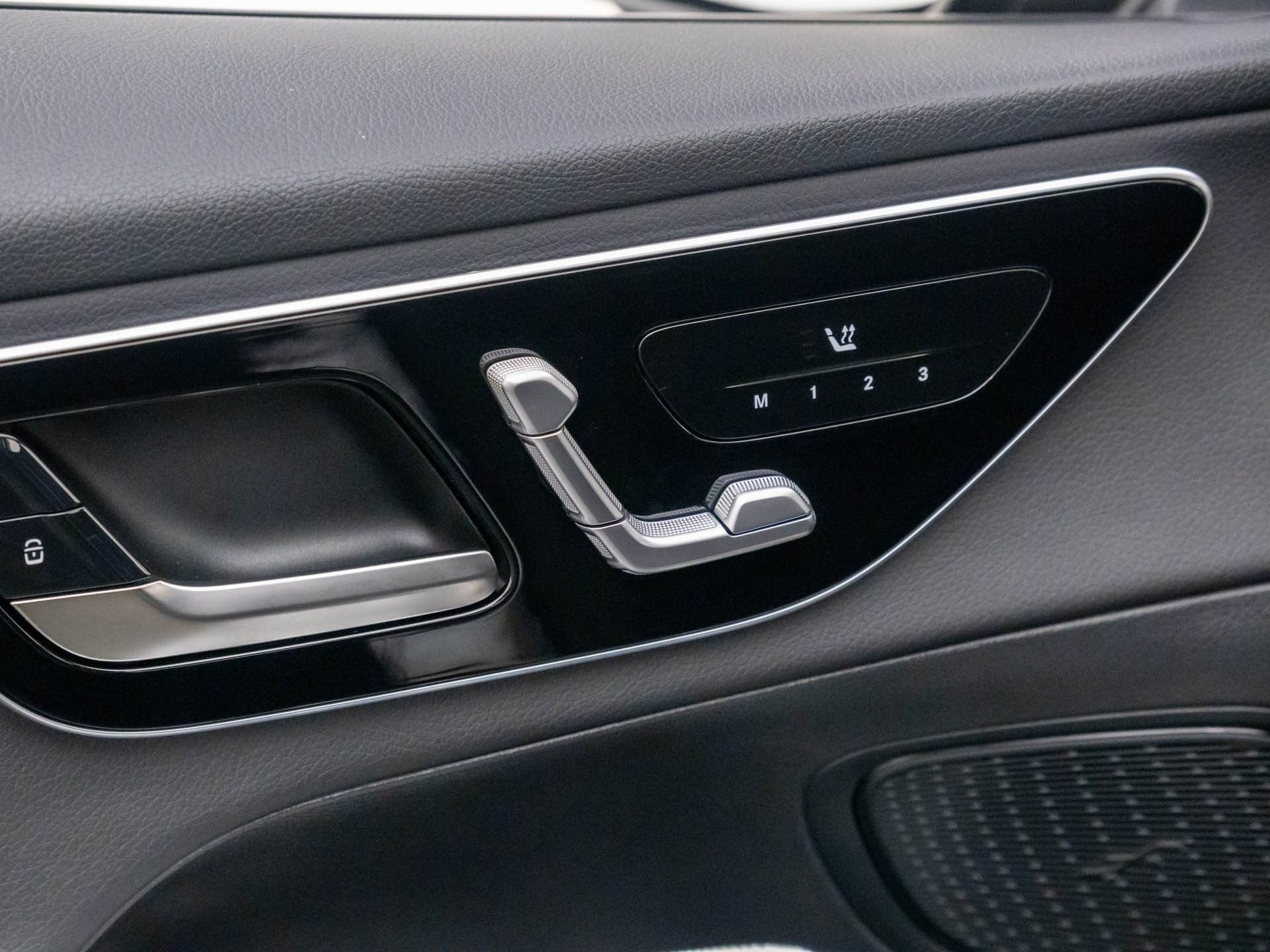 New 2026 Black Mercedes-Benz GLC 300 image 13