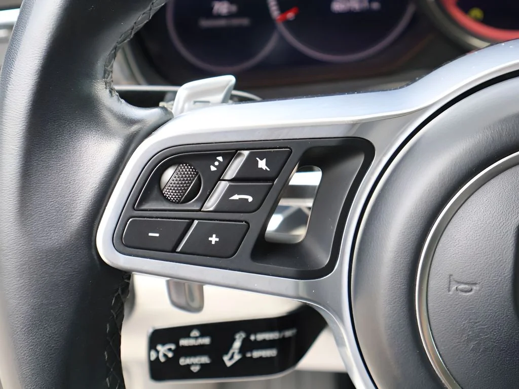 Used 2018 Volcano Grey Metallic Porsche 4S Executive image 29