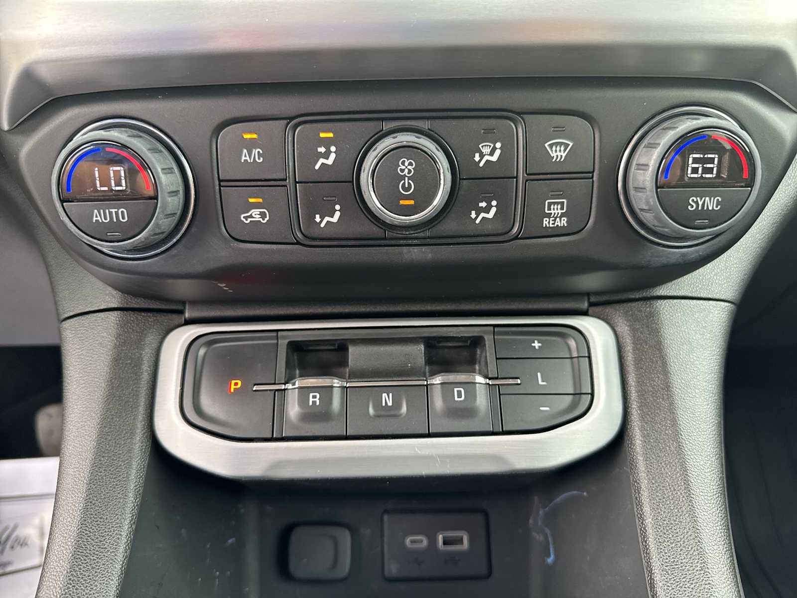 2023 GMC Acadia SLE - Photo 24