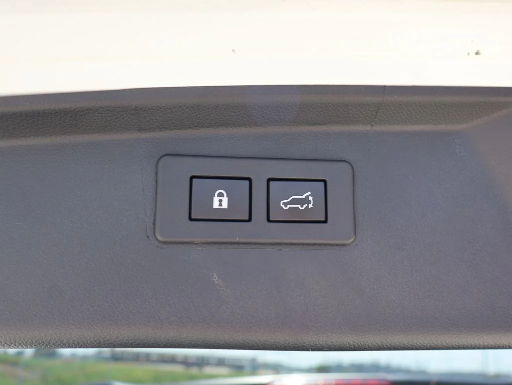 Used 2025 White Subaru Onyx Edition image 15