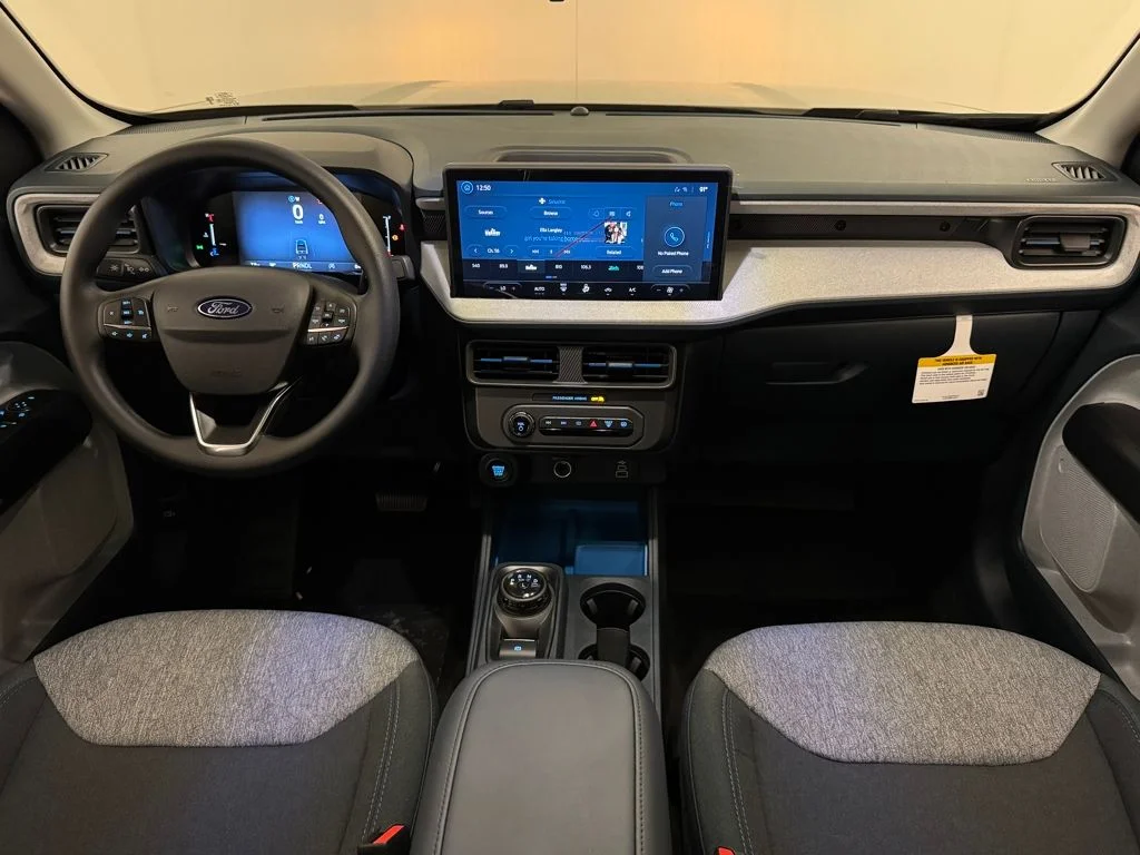 New 2025 Beige Ford XLT image 5