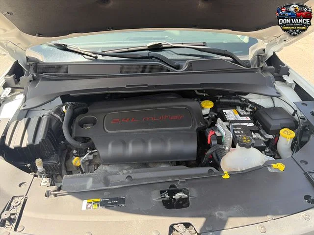 Used 2022 White Jeep Latitude Lux image 21