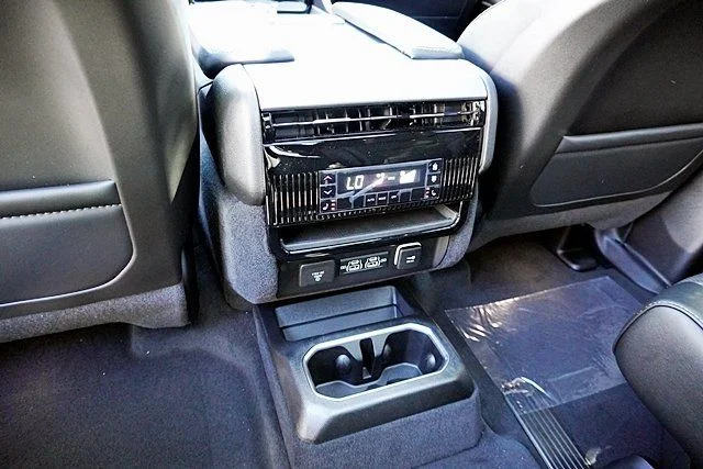New 2026 High Gloss Black Jeep Limited Reserve image 24