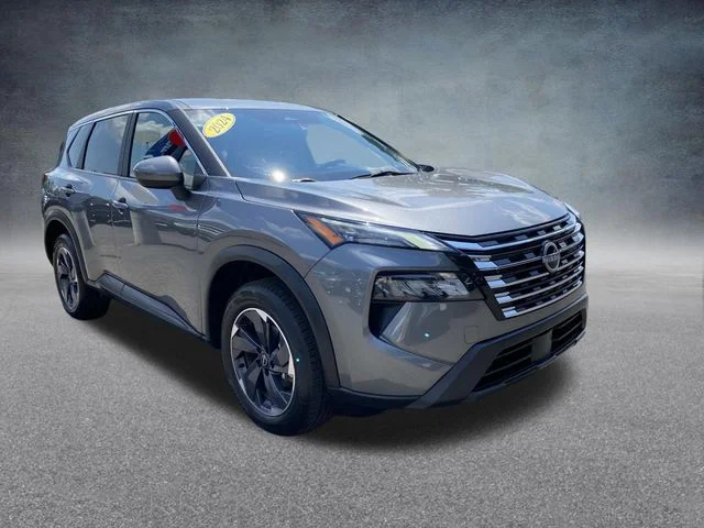 Used 2024 Gray Nissan SV image 4