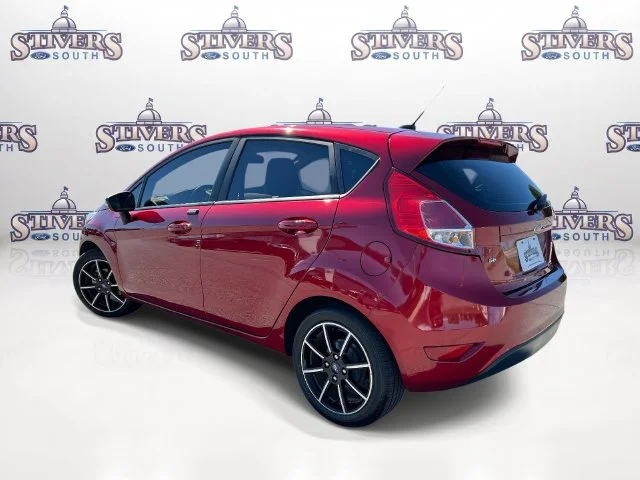 Used 2016 Red Ford SE image 3