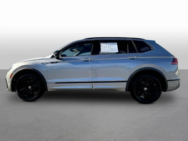 Used 2022 Silver Volkswagen 2.0T SE R-Line Black image 4