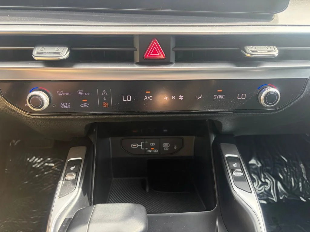 Used 2024 Black Kia S image 8