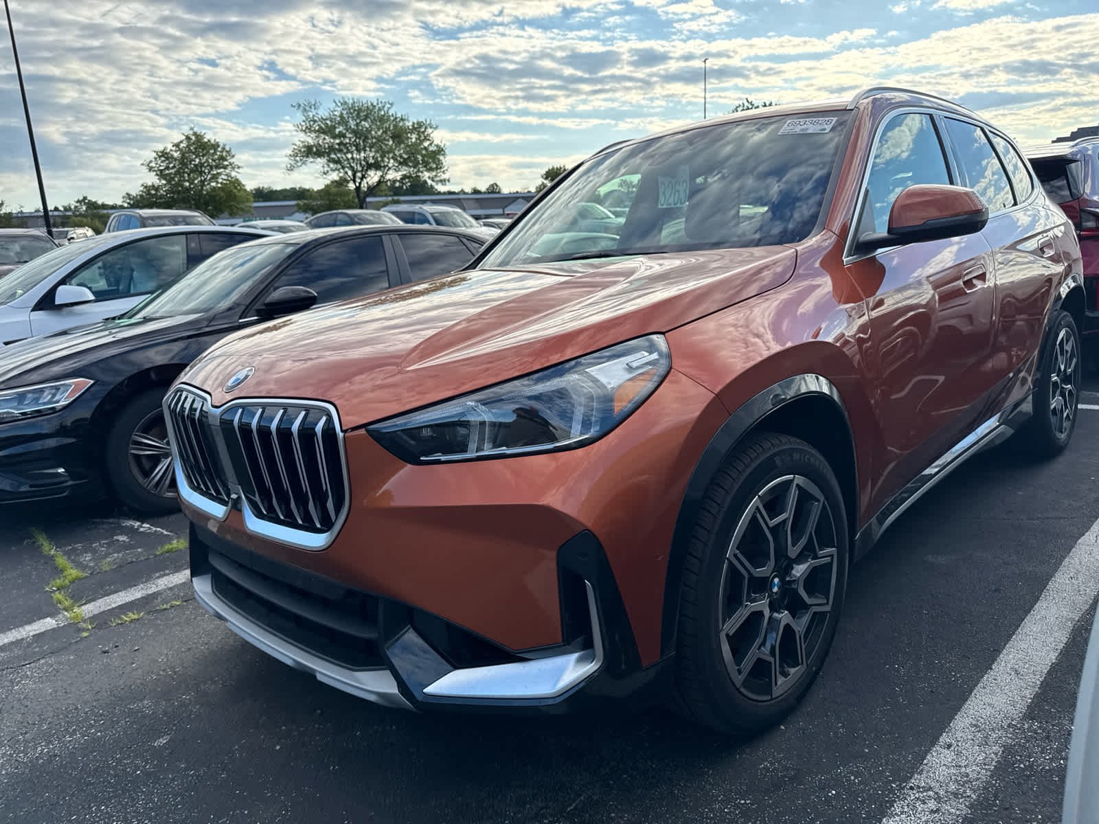 Used 2025 Utah Orange Metallic BMW xDrive28i image 6