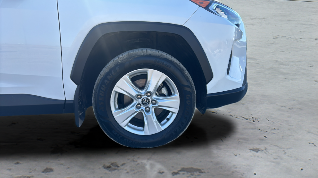 Certified Used 2021 White Toyota XLE image 39