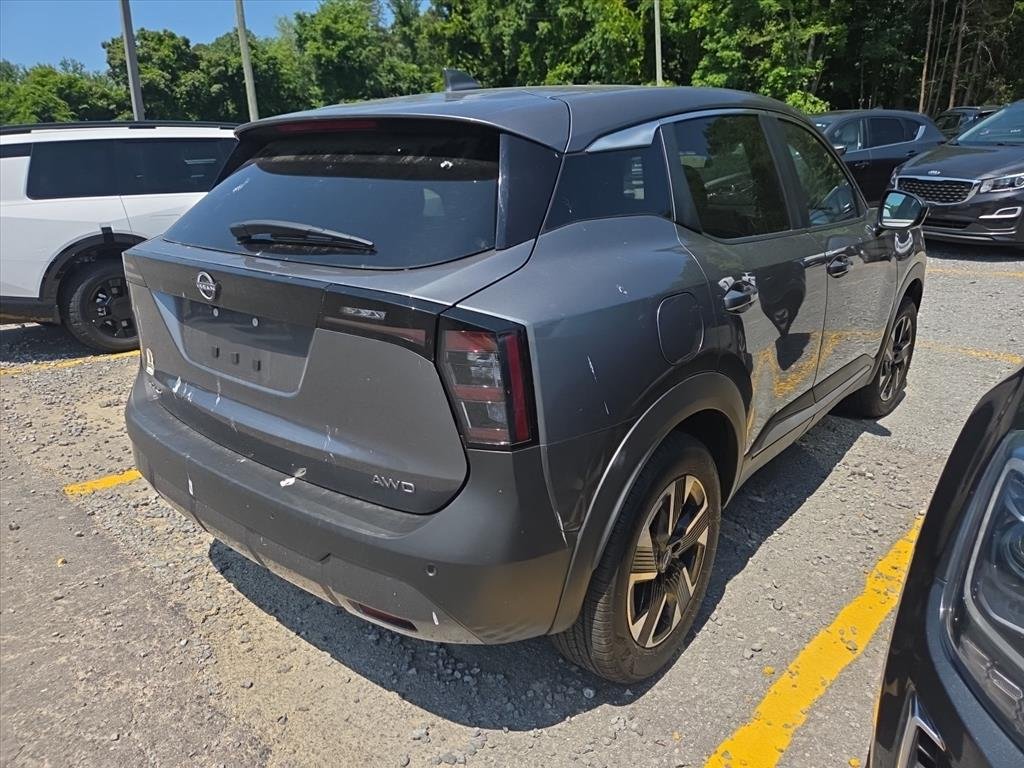 Used 2025 Gray Nissan SV image 4