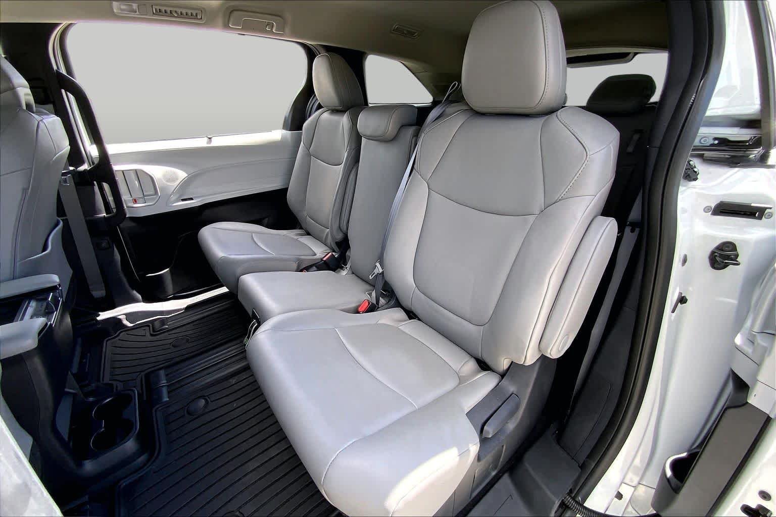 Used 2025 Wind Chill Pearl Toyota XLE image 20