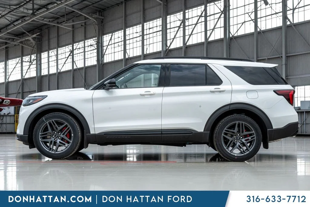 New 2026 Star White Metallic Tri-Coat Ford ST image 2