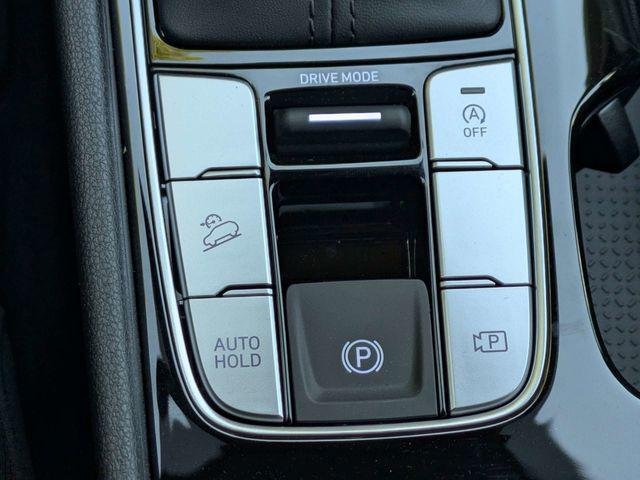 New 2026 White Hyundai SEL FWD image 24