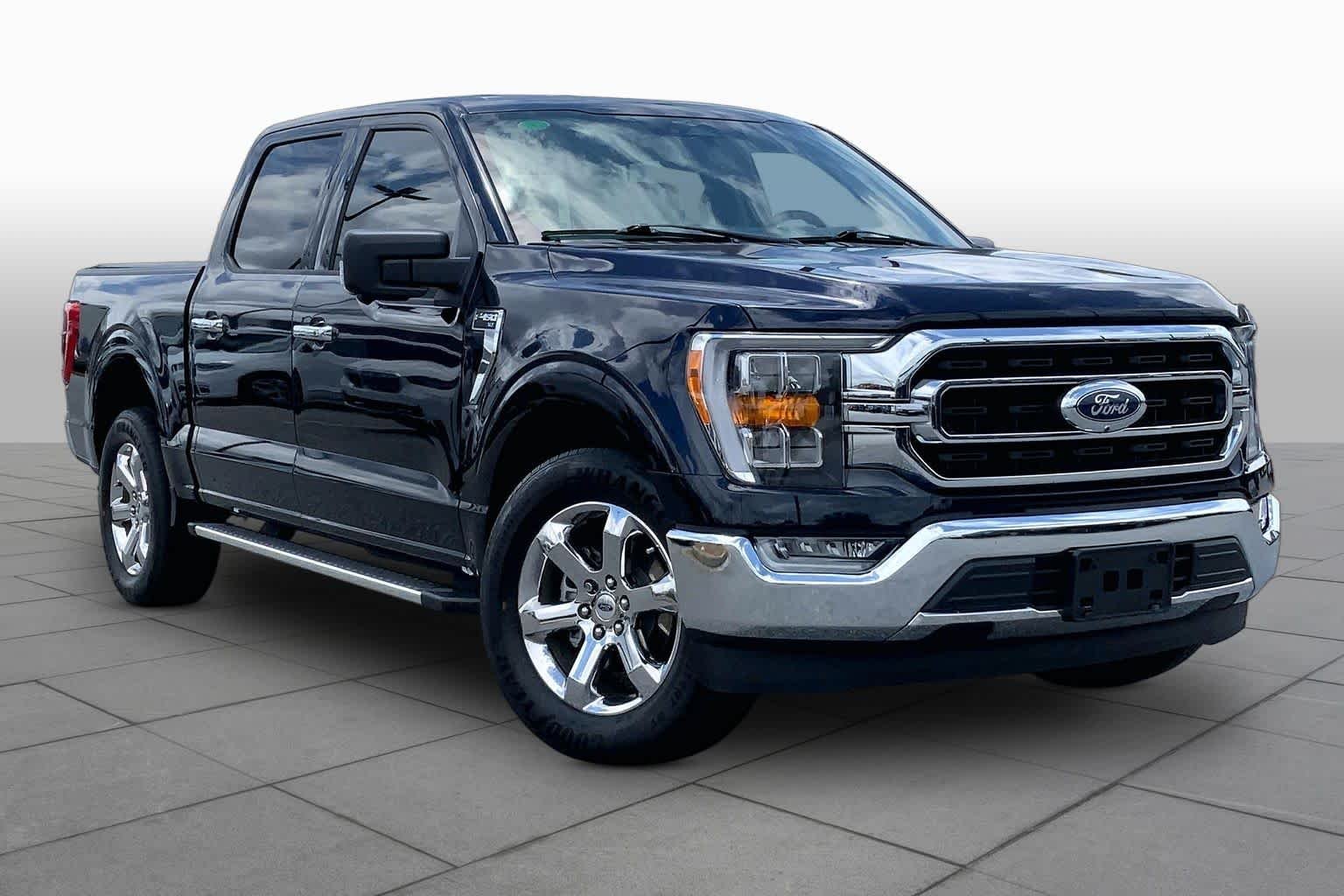 Used 2023 Antimatter Blue Metallic Ford XLT image 3