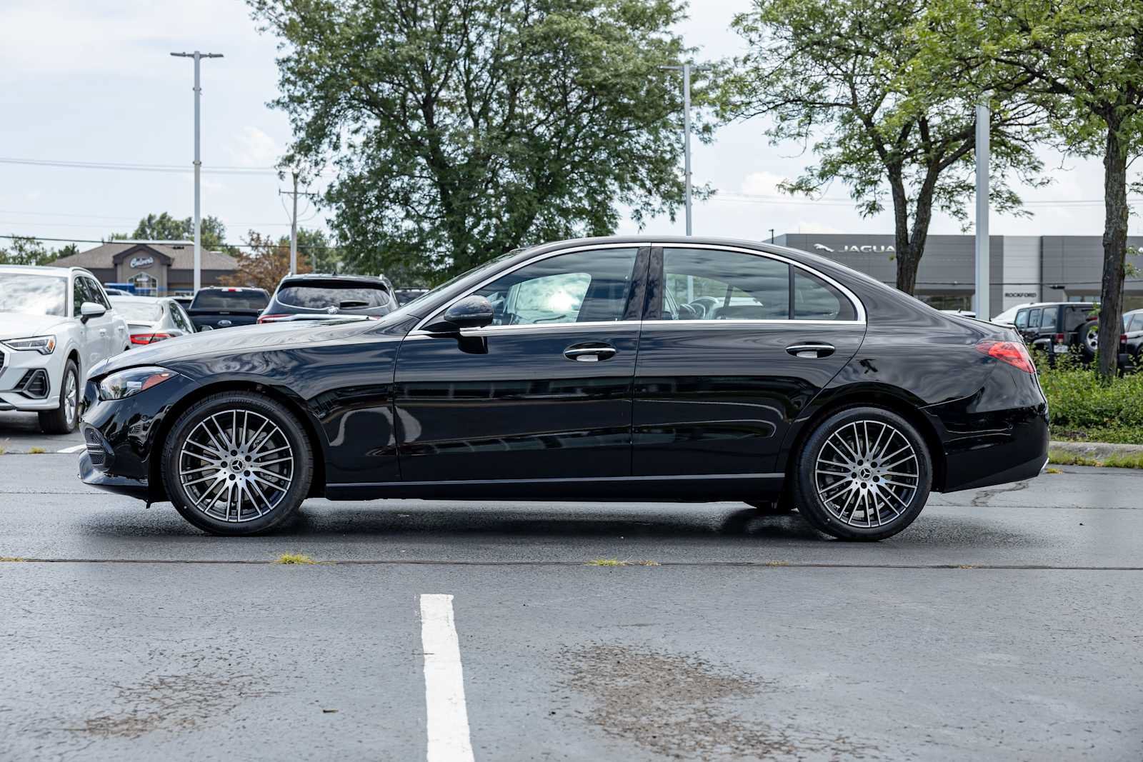 2025 Mercedes-Benz C-Class Sedan C 300 - Photo 30