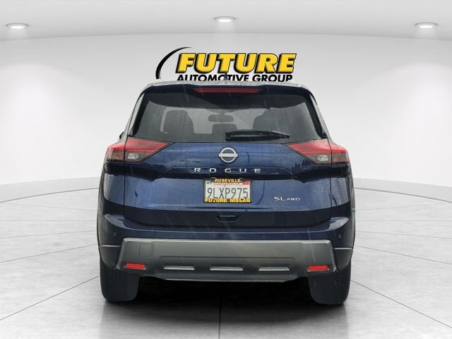 Used 2024 Blue Nissan SL image 8