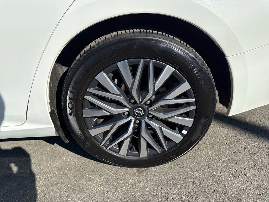Used 2025 White Nissan SV image 34