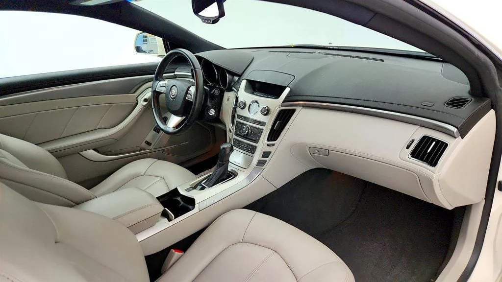 Used 2014 White Diamond Tricoat Cadillac 2dr Coupe RWD image 23