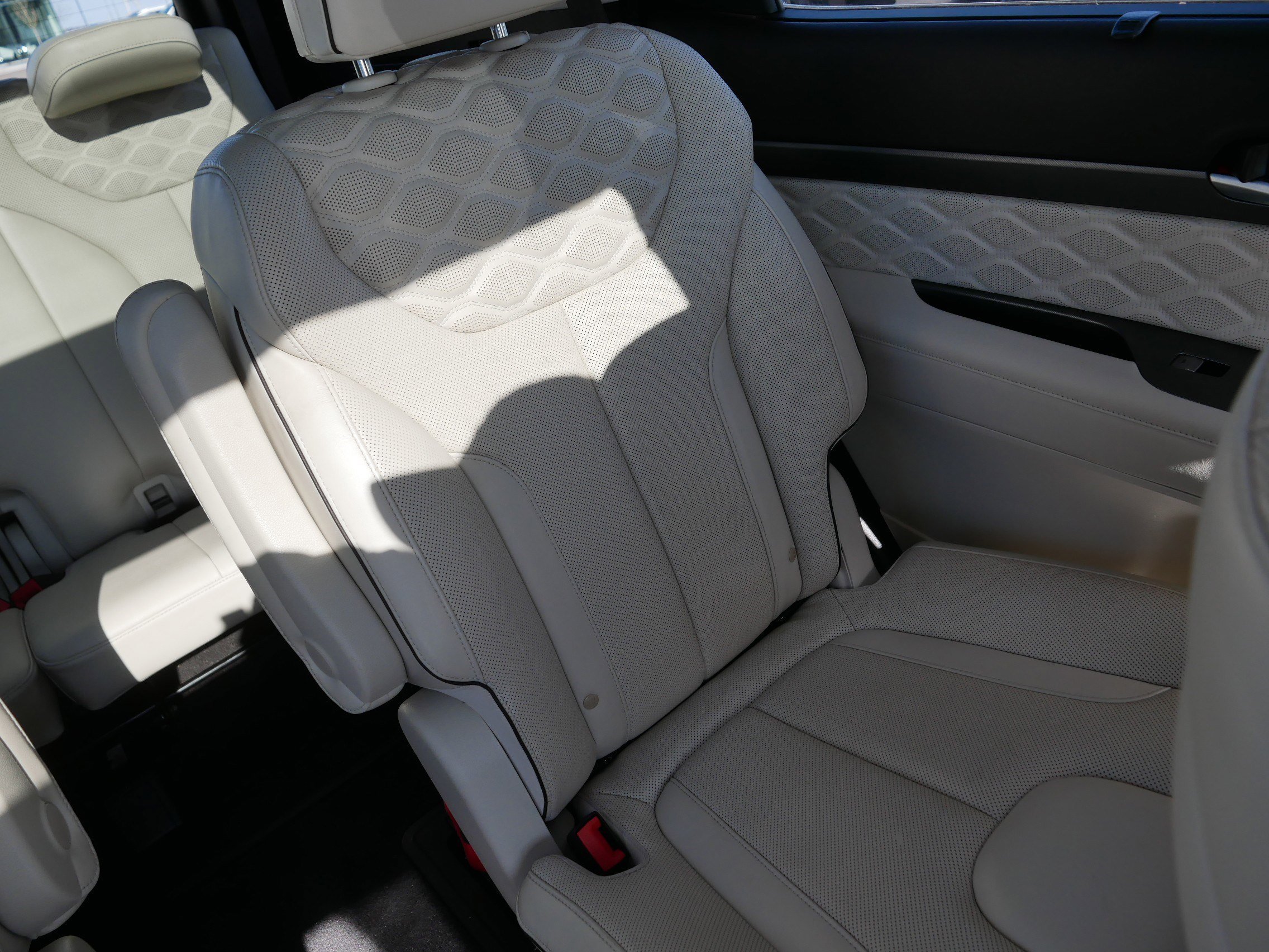 Certified Used 2020 Hyper White Hyundai Limited image 14