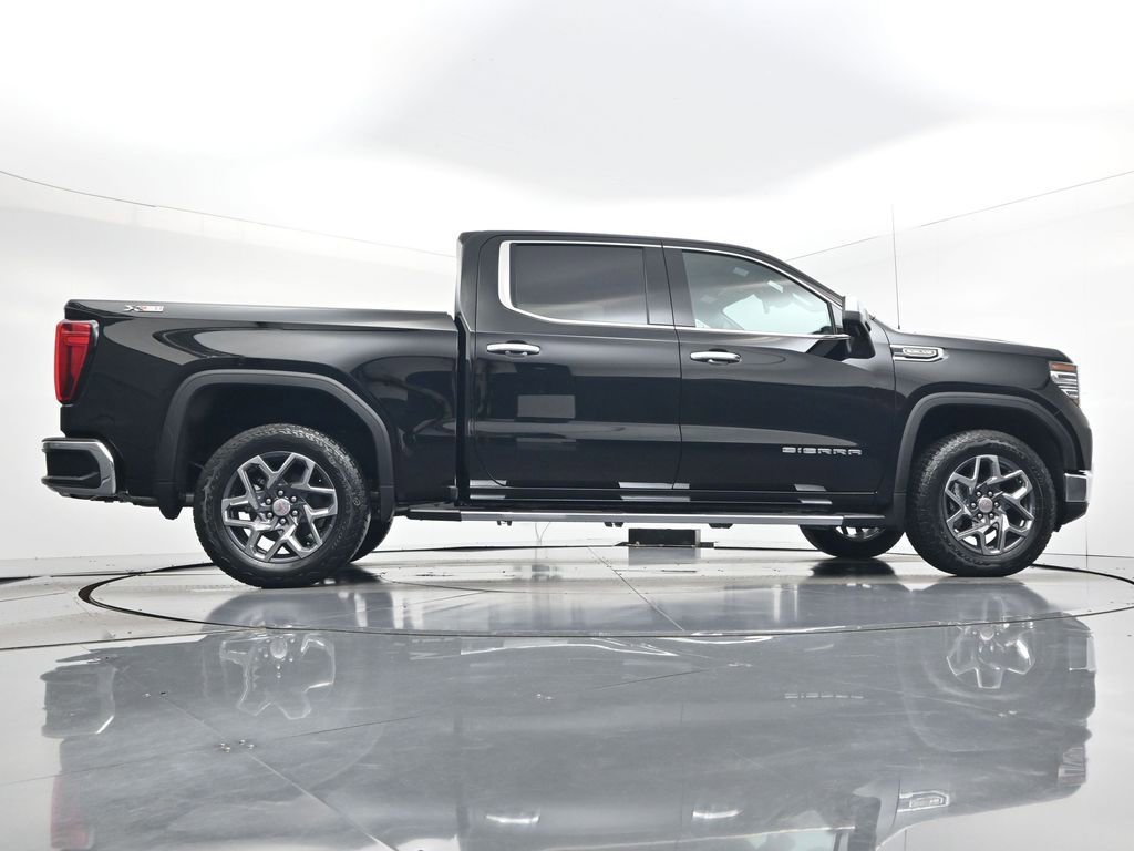 New 2026 Onyx Black GMC SLT image 31