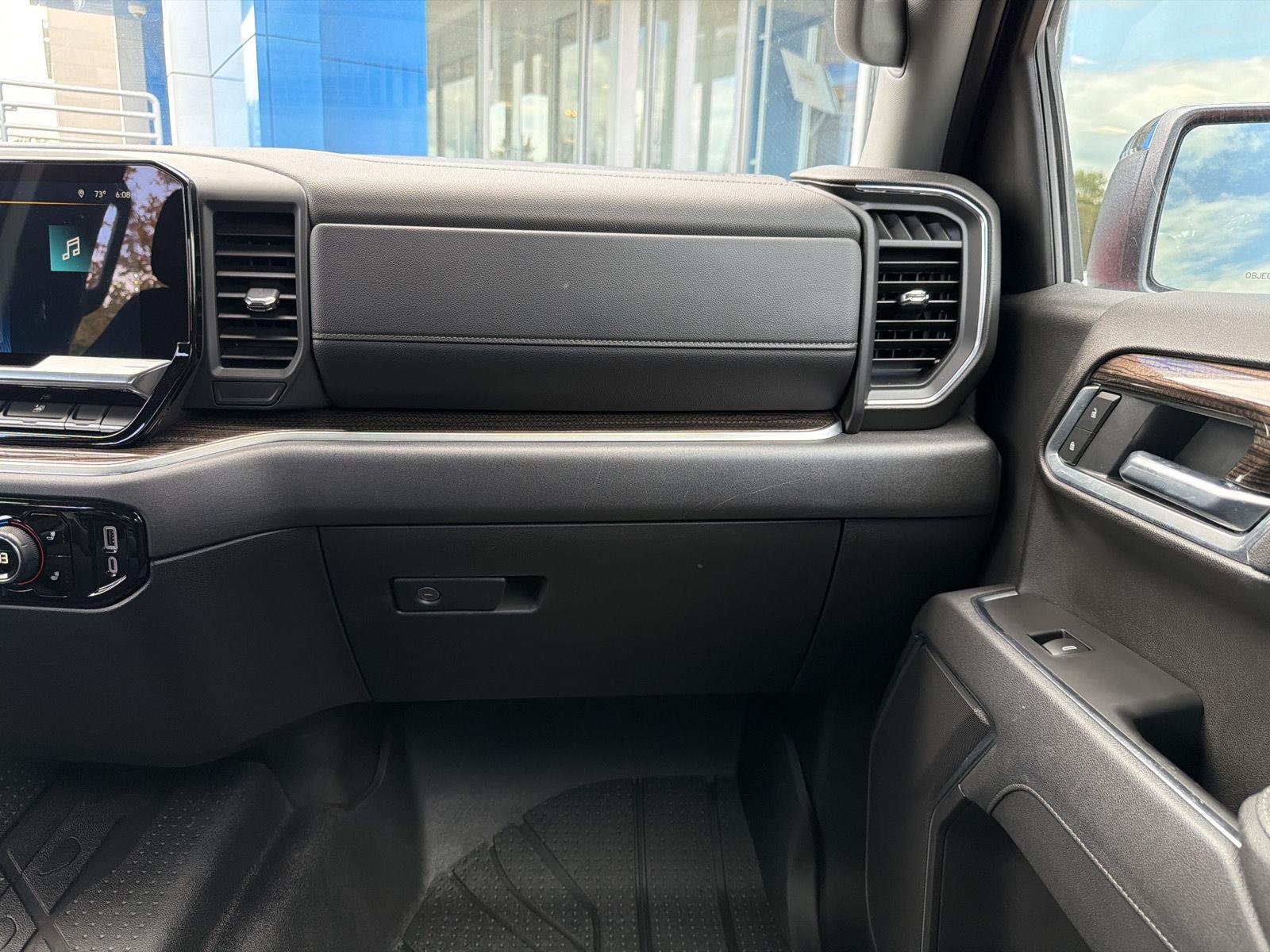 2025 Chevrolet Silverado 1500 LT - Photo 31