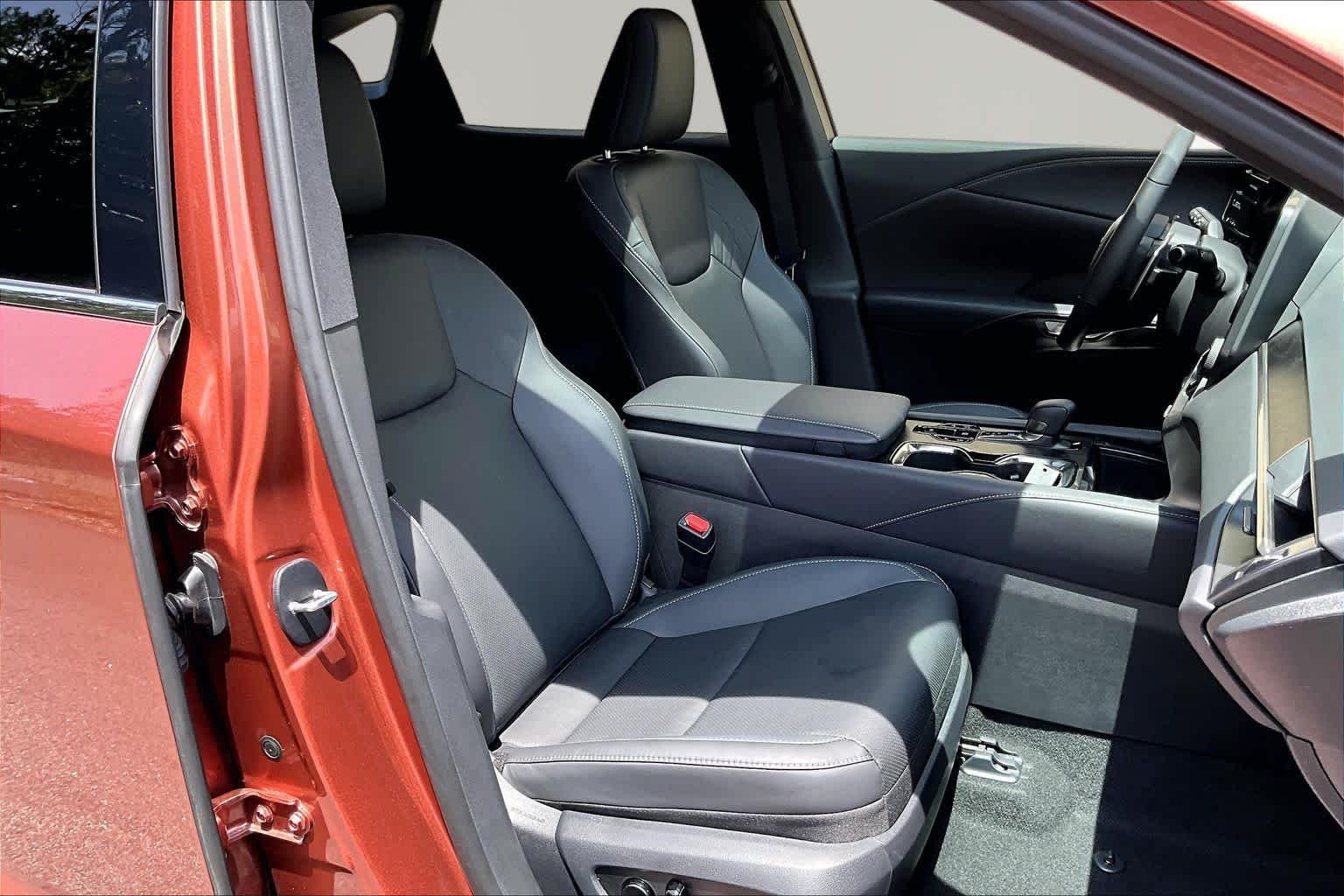 Used 2025 Copper Crest Lexus Premium image 9
