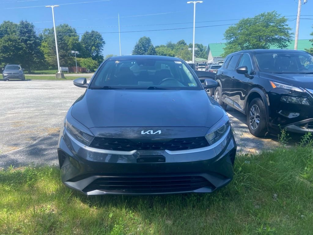 Used 2023 Gravity Gray Kia LXS image 2