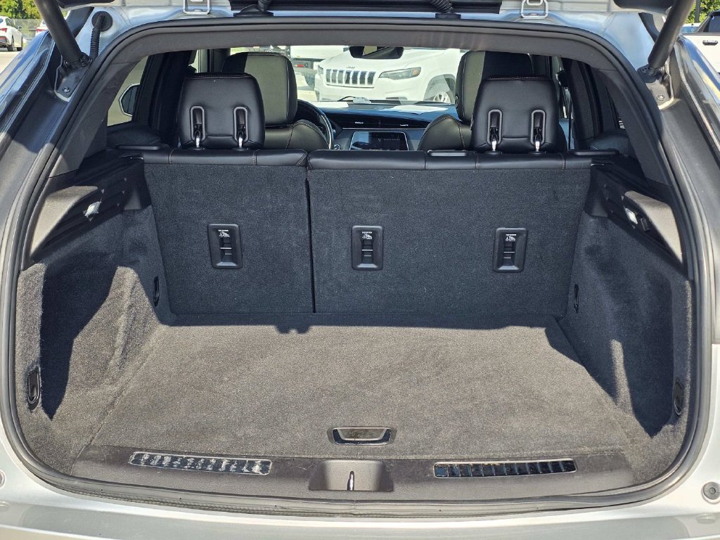 Used 2019 Silver Cadillac Sport image 14