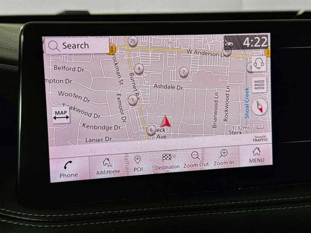 Certified Used 2023 Silver INFINITI LUXE image 17
