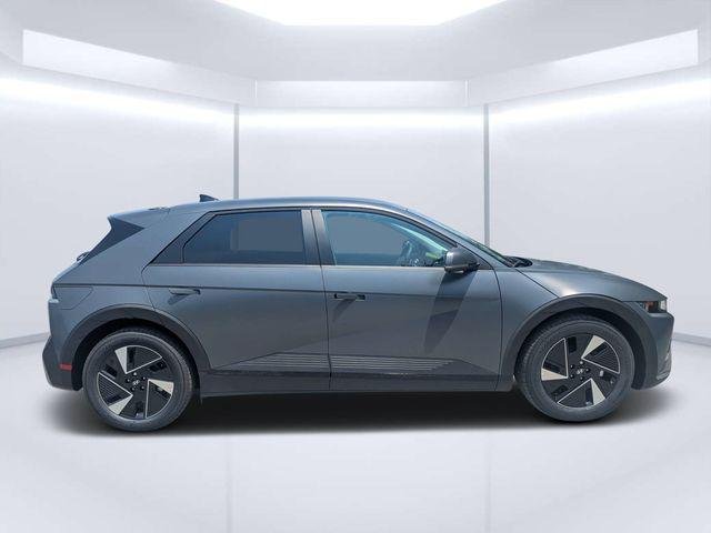 New 2026 Gray Hyundai SEL image 2