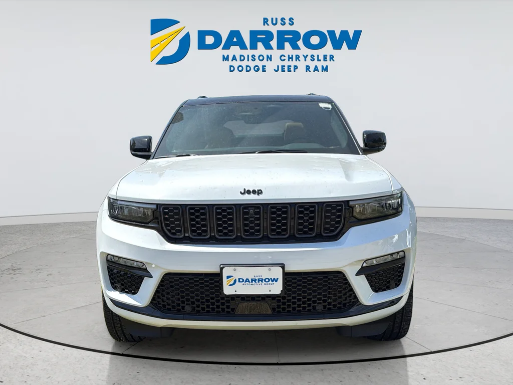 New 2025 Bright White Clear-Coat Exterior Paint Jeep Summit Reserve image 15