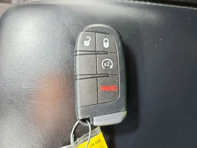 Used 2023 Green Dodge SXT image 33