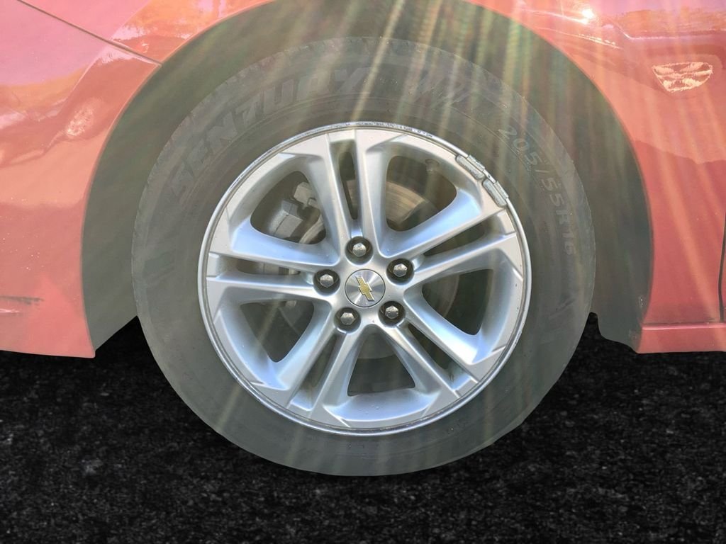 Used 2018 Red Chevrolet LT image 25