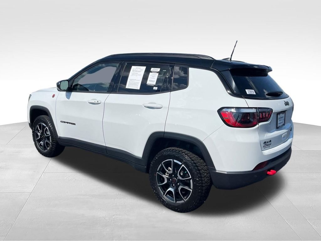 Used 2025 White Jeep Trailhawk image 3