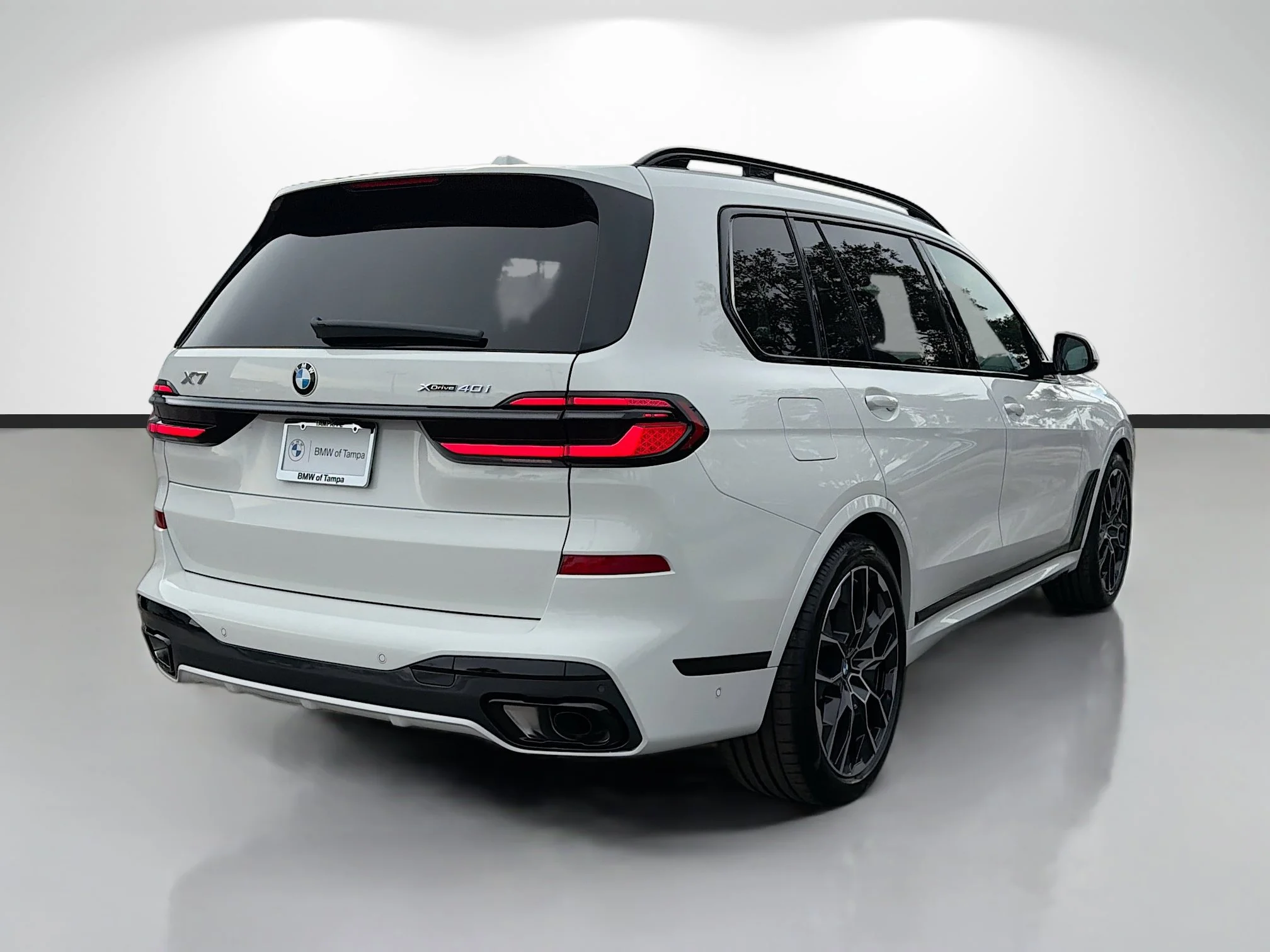 New 2027 Alpine White BMW xDrive40i image 3