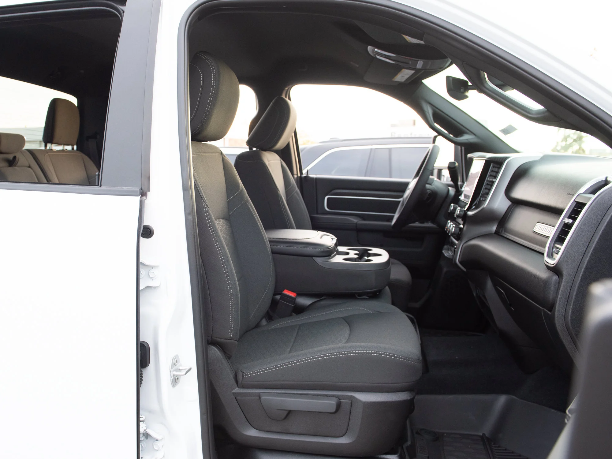 New 2027 White RAM Big Horn* Crew Cab 4x4, 6.4L HEMI V8, Remote Start image 22